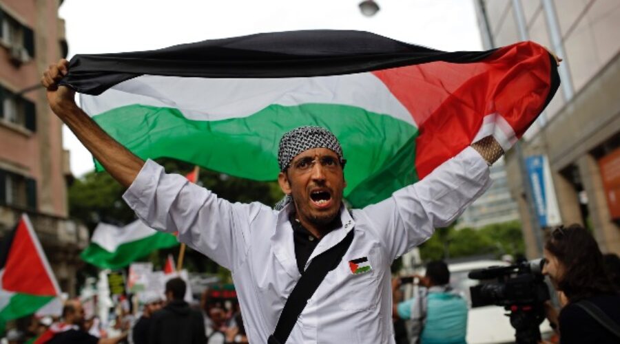 People in Lisbon hold rally to support Gaza